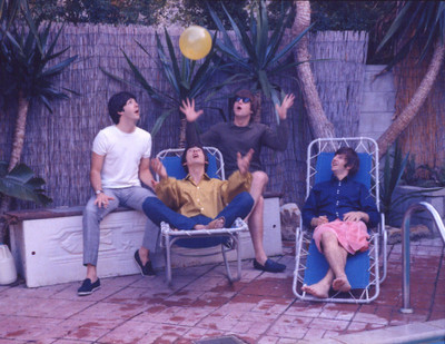 

The Beatles Wall Poster PWRGVALPHAPOS204 Paper Print(18 inch X 12 inch, Rolled)