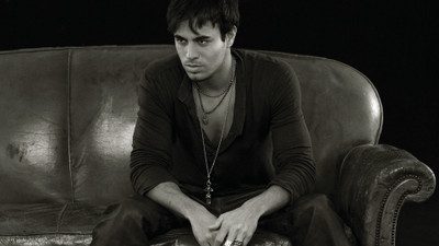 

Enrique Iglesias Wall Poster PWRGVALPHAPOS1121 Paper Print(18 inch X 12 inch, Rolled)