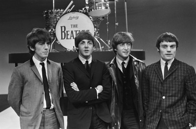 

The Beatles Wall Poster PWRGVALPHAPOS206 Paper Print(18 inch X 12 inch, Rolled)