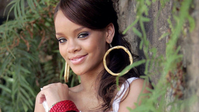 

Rihanna Wall Poster PWRGVALPHAPOS1273 Paper Print(18 inch X 12 inch, Rolled)