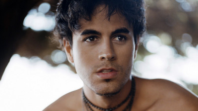 

Enrique Iglesias Wall Poster PWRGVALPHAPOS1129 Paper Print(18 inch X 12 inch, Rolled)