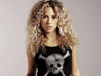 

Shakira Wall Poster PWRGVALPHAPOS1448 Paper Print(18 inch X 12 inch, Rolled)