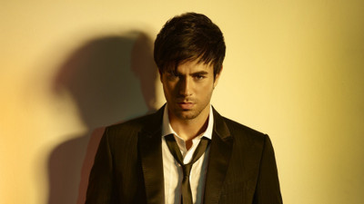 

Enrique Iglesias Wall Poster PWRGVALPHAPOS1114 Paper Print(18 inch X 12 inch, Rolled)