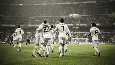 

Real Madrid Wall Poster PWRGVALPHAPOS372 Paper Print(18 inch X 12 inch, Rolled)