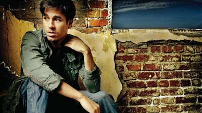 

Enrique Iglesias Wall Poster PWRGVALPHAPOS1125 Paper Print(18 inch X 12 inch, Rolled)