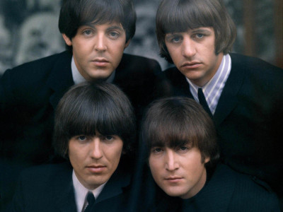 

The Beatles Wall Poster PWRGVALPHAPOS85 Paper Print(18 inch X 12 inch, Rolled)