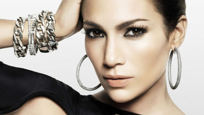 

Jennifer Lopez Wall Poster PWRGVALPHAPOS2502 Paper Print(18 inch X 12 inch, Rolled)