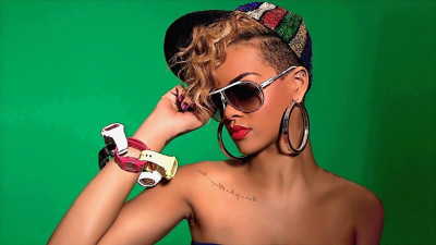 

Rihanna Wall Poster PWRGVALPHAPOS1318 Paper Print(18 inch X 12 inch, Rolled)