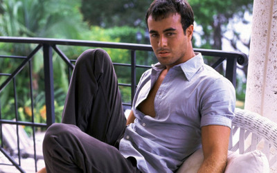 

Enrique Iglesias Wall Poster PWRGVALPHAPOS1134 Paper Print(18 inch X 12 inch, Rolled)