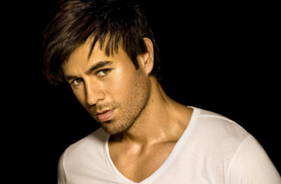 

Enrique Iglesias Wall Poster PWRGVALPHAPOS1119 Paper Print(18 inch X 12 inch, Rolled)