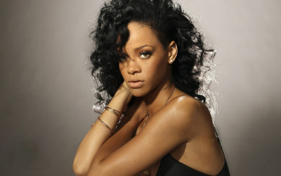 

Rihanna Wall Poster PWRGVALPHAPOS1237 Paper Print(18 inch X 12 inch, Rolled)