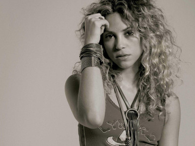 

Shakira Wall Poster PWRGVALPHAPOS1430 Paper Print(18 inch X 12 inch, Rolled)