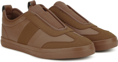

United Colors of Benetton Casual For Men(Brown, 902