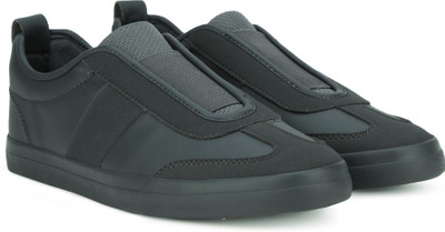 

United Colors of Benetton Sneakers For Men(Blue, 901