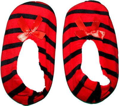 

Friendskart KIDS Baby Boys And Baby Girls Warm Cossy Socks Booties(Toe to Heel Length - 15 cm Red)