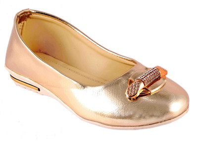 

Mozi Girls Slip on Ballerinas(Gold
