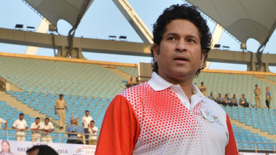 

KumkumArts Sachin Tendulkar Poster 12 x 18 Inch HD Quality Material Gloss Paper Paper Print(18 inch X 12 inch, Rolled)