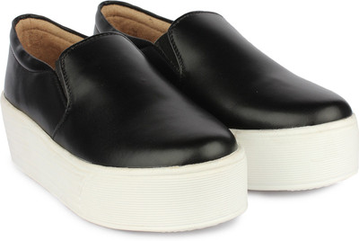 

Zapatoz Slip On Sneakers For Women(Black