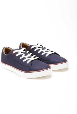 

United Colors of Benetton Casuals For Men(Navy