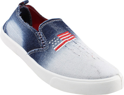 

Claptrap Slip On Sneakers For Men(Multicolor, Blue