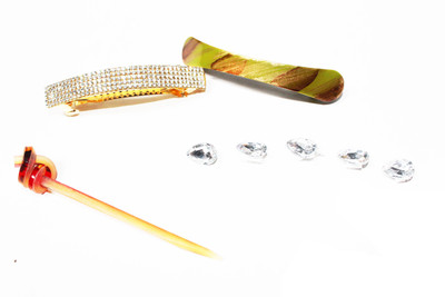 

Wonder Star Combo of 4 hair accessories for Daily/Party use Hair Clip, Bun Stick, Hair Tattoo/Sticker(Multicolor)