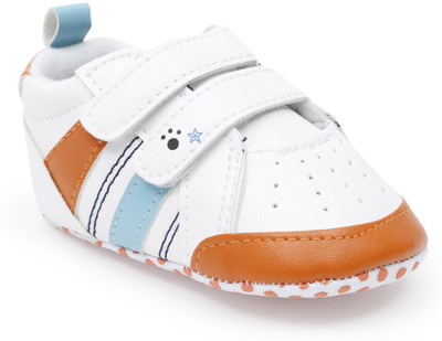 

Lilliput Boys & Girls Velcro Sneakers(White