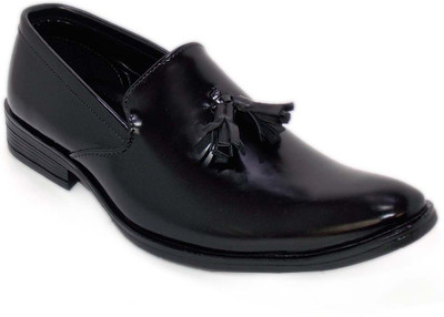 

D'zigners Boys Slip on Moccasins(Black