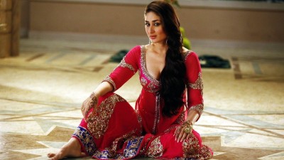 

Aabhaas Kareena Kapoor Wall Poster Fine Art Print(12 inch X 18 inch, Rolled)