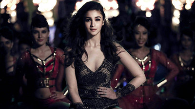 

Aabhaas Alia Bhatt Wall Poster Fine Art Print(12 inch X 18 inch, Rolled)
