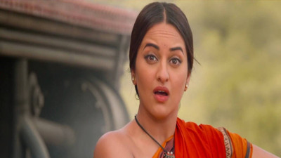 

Aabhaas Sonakshi Sinha Wall Poster Fine Art Print(12 inch X 18 inch, Rolled)