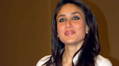 

Aabhaas Kareena Kapoor Wall Poster Fine Art Print(12 inch X 18 inch, Rolled)