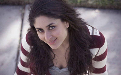 

Aabhaas Kareena Kapoor Wall Poster Fine Art Print(12 inch X 18 inch, Rolled)