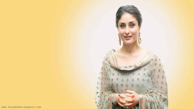 

Aabhaas Kareena Kapoor Wall Poster Fine Art Print(12 inch X 18 inch, Rolled)