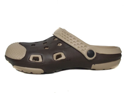 

Manthan Men BROWN Clogs