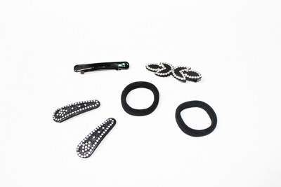 

Wonder Star Combo of 4 hair accessories for Daily/Party use Hair Clip, Tic Tac Clip, Rubber Band(Black)