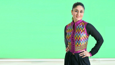 

Aabhaas Kareena Kapoor Wall Poster Fine Art Print(12 inch X 18 inch, Rolled)