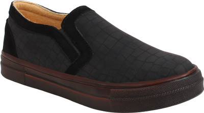 

Lorpio Women's Black Slip On For Women(Black
