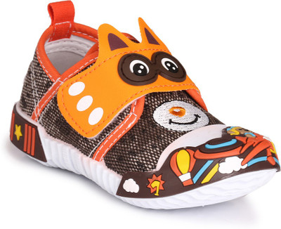 

Trilokani Boys Slip on Sneakers(Multicolor, Orange