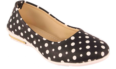 

Mozi Girls Slip on Ballerinas(Black