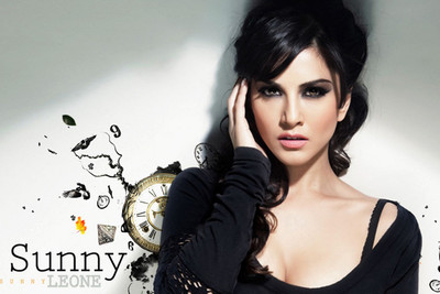 

SUNNY LEONE CELEBRITY PAPER PRINT POSTER Paper Print(12 inch X 18 inch)