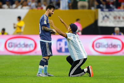 

KumkumArts Lionel Messi Poster 12 x 18 Inch HD Quality Material Gloss Paper. Paper Print(18 inch X 12 inch, Rolled)