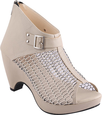 

Go India Store Women Beige Heels