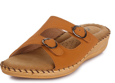 

TRASE Women Tan Flats