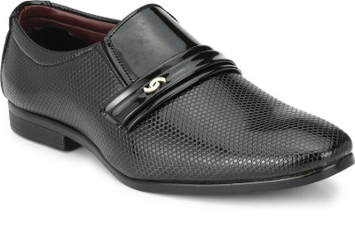 

Knoos PARTY Slip On For Men(Black, Bl