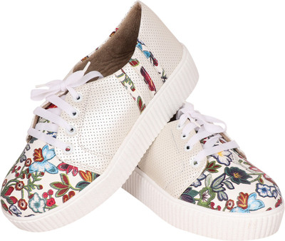 

Smart & Sleek Canvas Shoes For Women(White