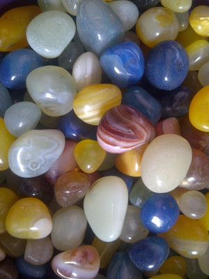 

Frabjous MULTIPEBBLE-01_FRAB01KG Regular Asymmetrical Onyx Pebbles(Multicolor 1 kg)