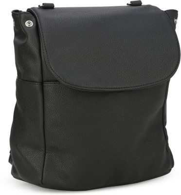 

Forever 21 BACKPACK 2 KG Backpack(Black)