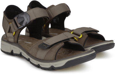 

Clarks Men Mushroom Nubuck Sandals