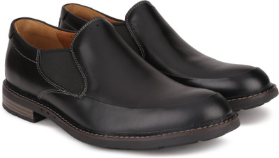 

Clarks Unelott Step Black Leather Slip-on For Men(Black