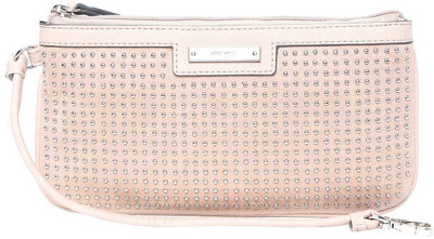 

Nine West Casual Pink Clutch